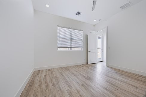 2529 NW 130th St (33)