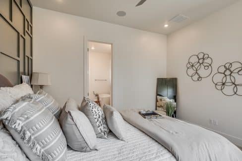 2532 NW 132nd Pl-35