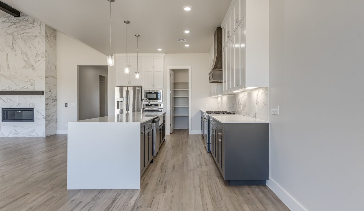 5613 NW 155th St-23
