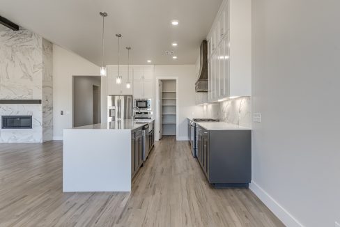 5613 NW 155th St-23