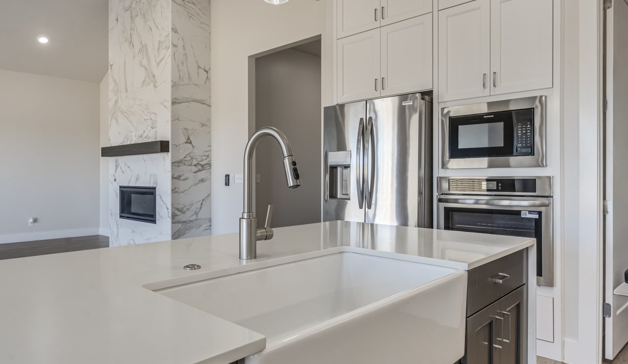 5613 NW 155th St-24