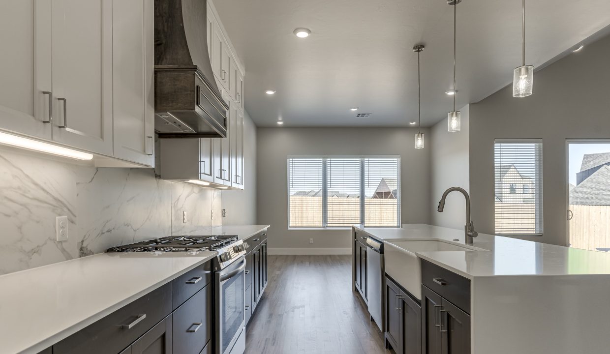 5613 NW 155th St-25