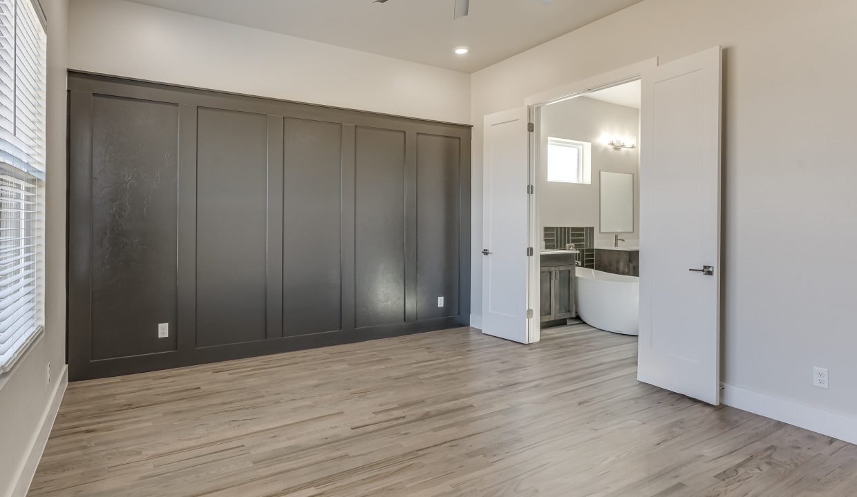 5613 NW 155th St-30