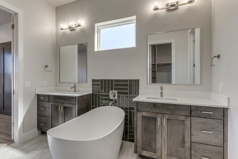 5613 NW 155th St-34
