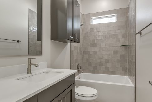 5613 NW 155th St-44