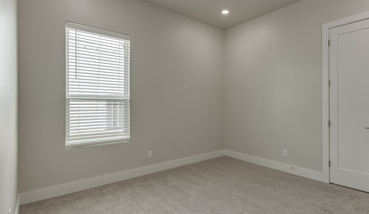 5613 NW 155th St-46