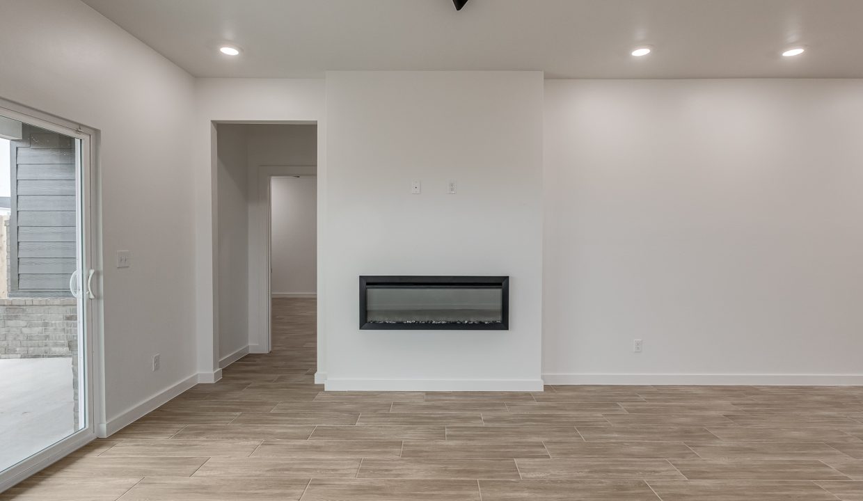 4112 NW 180th St-25