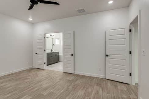 4112 NW 180th St-30