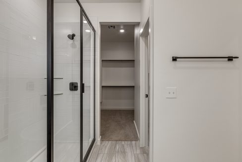 4112 NW 180th St-43