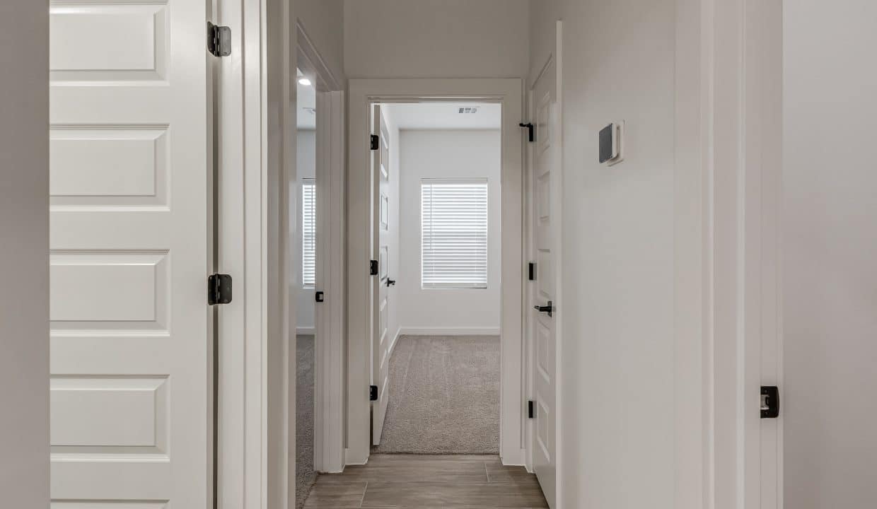4112 NW 180th St-45