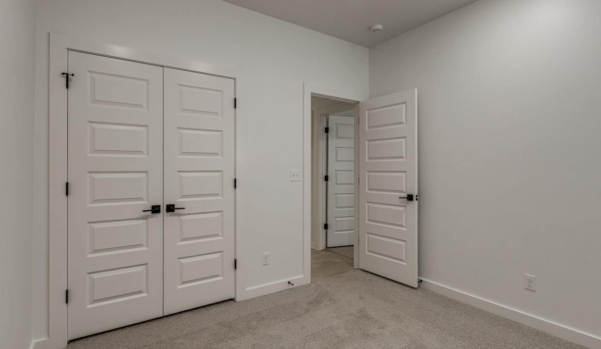 4112 NW 180th St-48