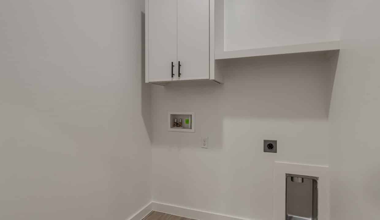 4112 NW 180th St-57