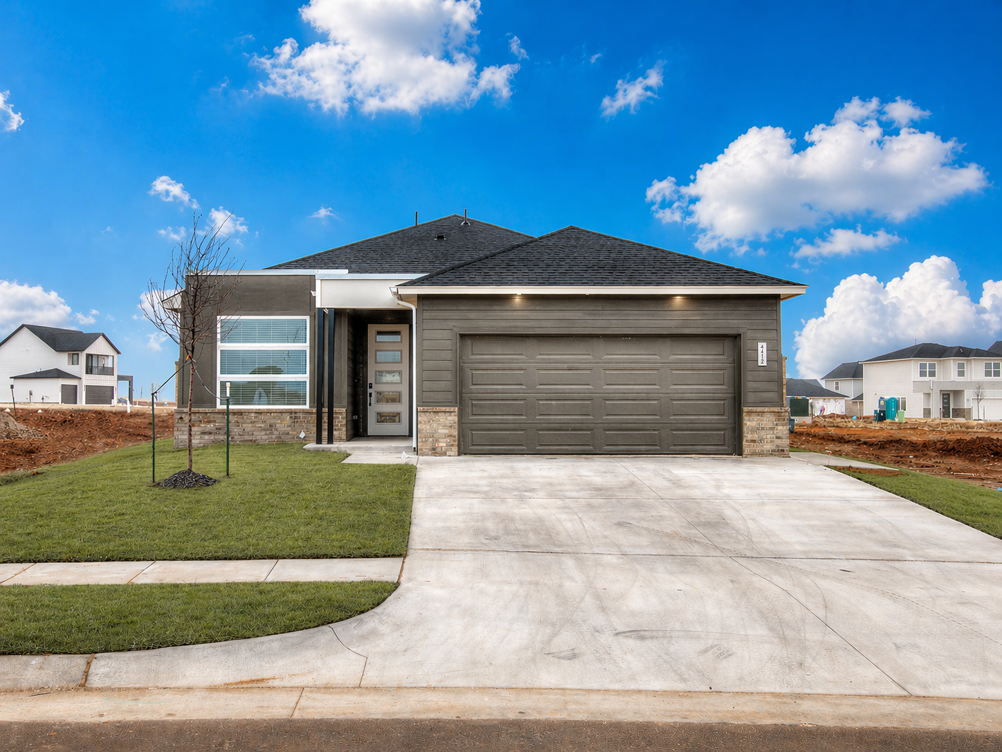 Anthem: 4112 NW 180th – Alamosa Contemporary