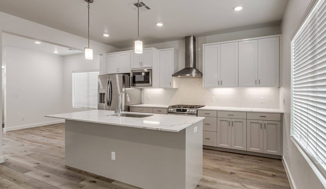 4116 NW 180 Ter-17