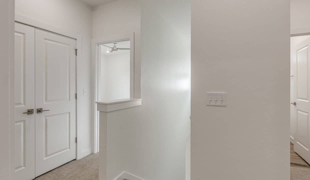 4116 NW 180 Ter-32