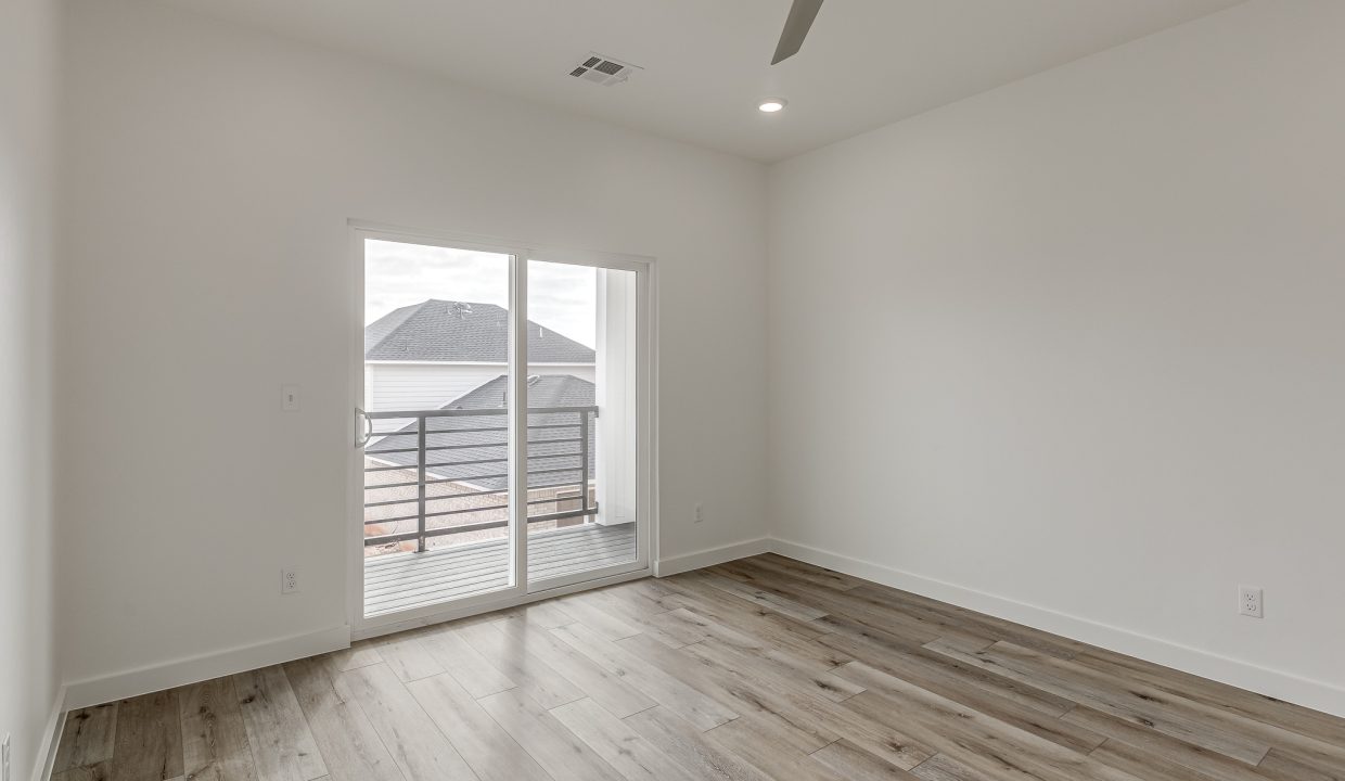 4116 NW 180 Ter-33