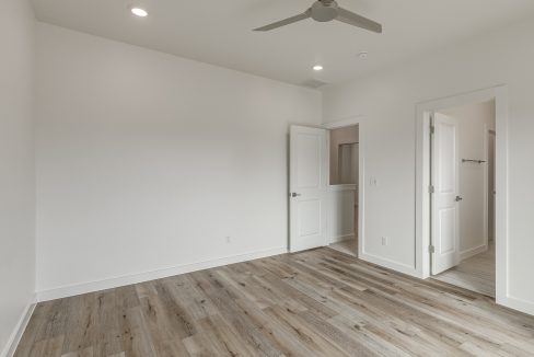 4116 NW 180 Ter-35
