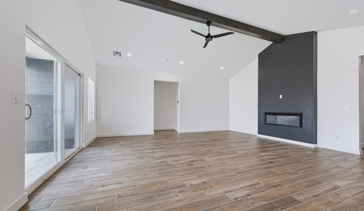 4225 NW 180th St (32) Large