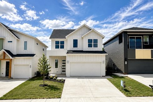 2532 Riverdale