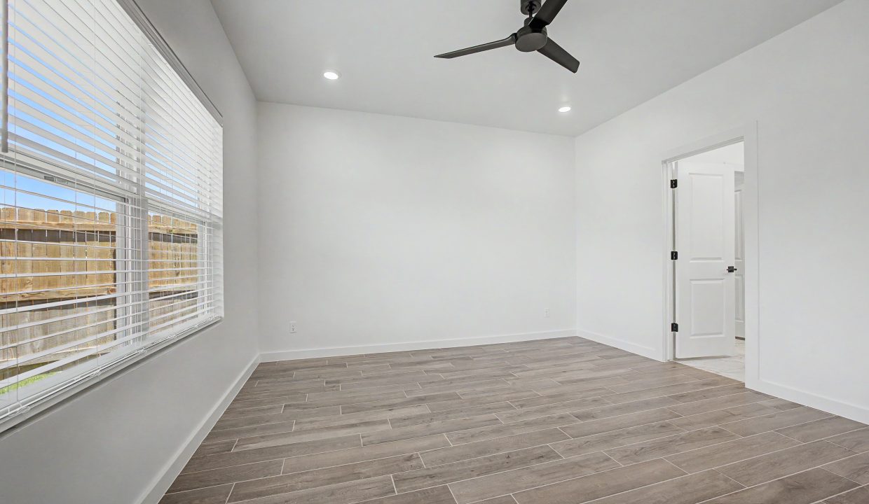 4213 NW 180th Ter (26)