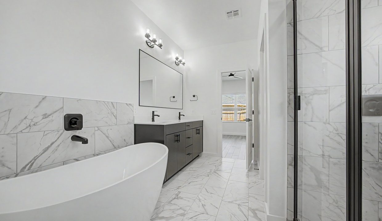 4213 NW 180th Ter (33)