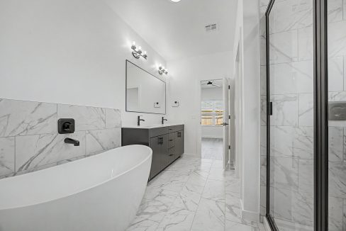 4213 NW 180th Ter (33)