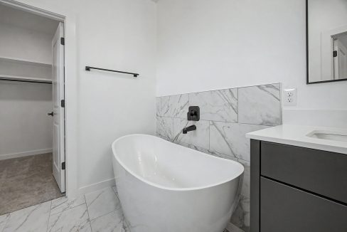4213 NW 180th Ter (35)