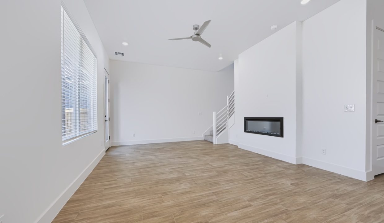 2537 NW 130th St (20) Large
