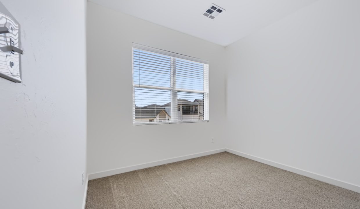 2537 NW 130th St (25) Large