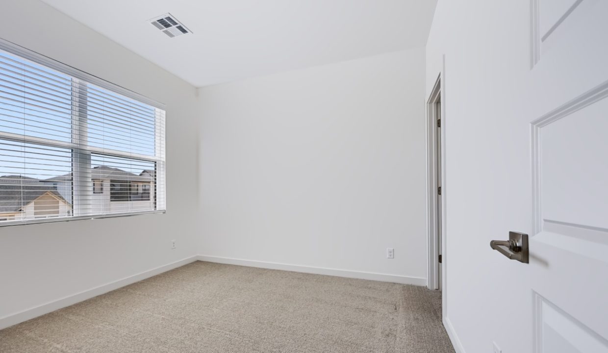 2537 NW 130th St (24) Large