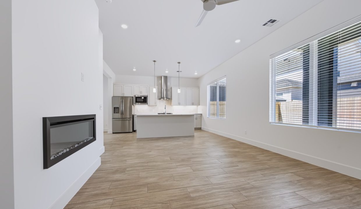 2537 NW 130th St (23) Large