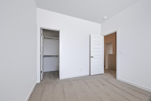 2537 NW 130th St (26) Large