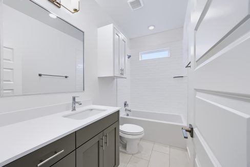 2537 NW 130th St (34) Large