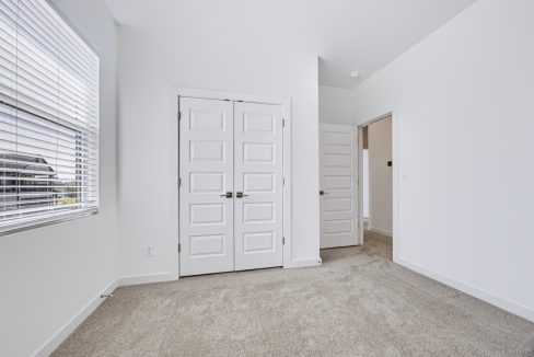 2537 NW 130th St (32) Large
