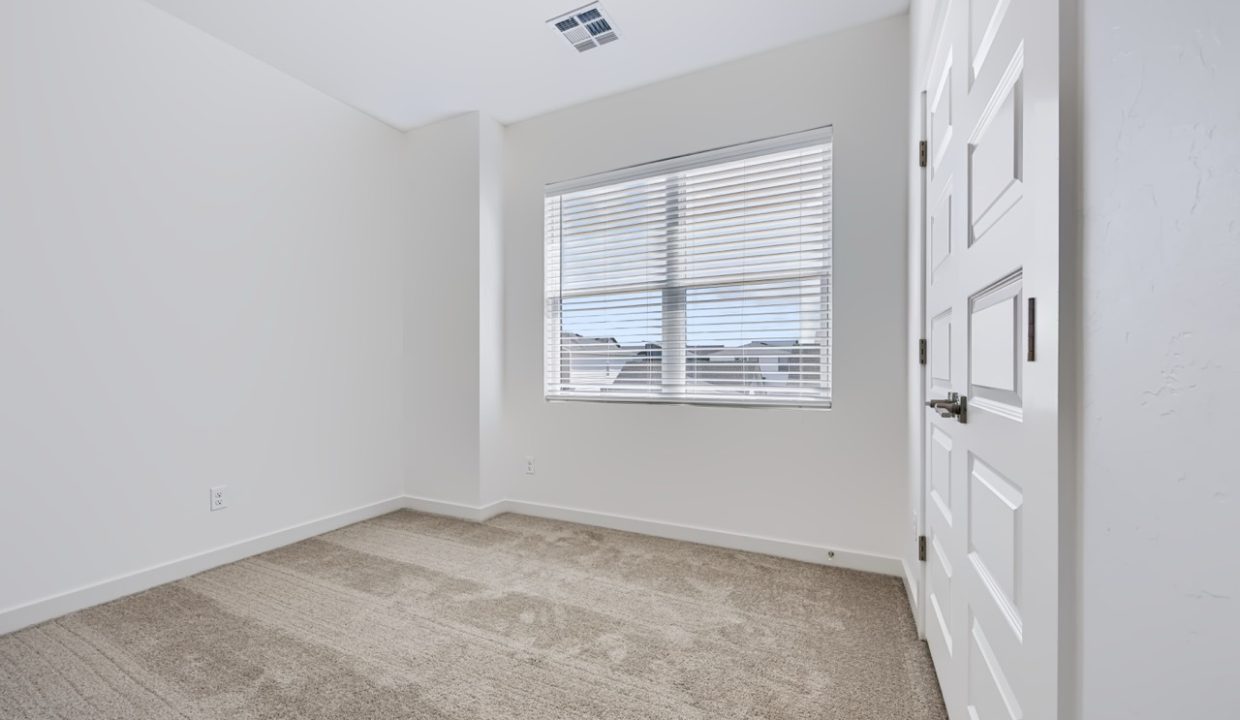 2537 NW 130th St (31) Large