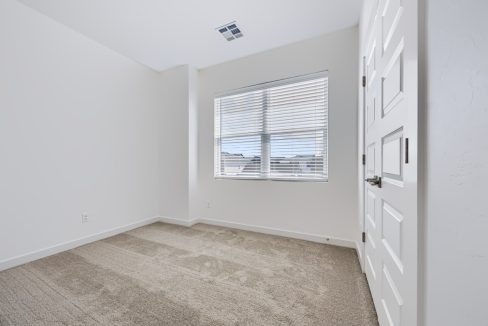 2537 NW 130th St (31) Large